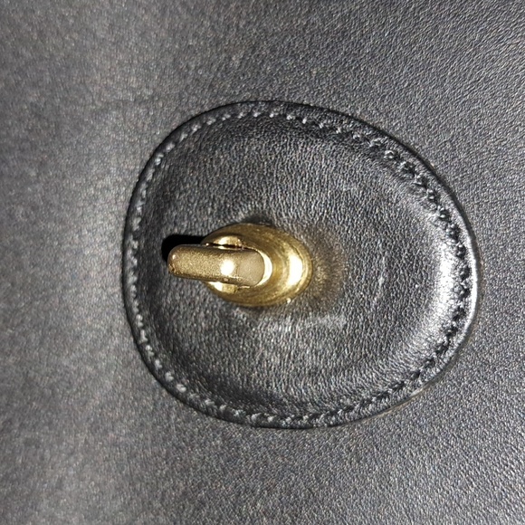 Coach Vintage Willis Bag Circa 1998 - Picture 13 of 16